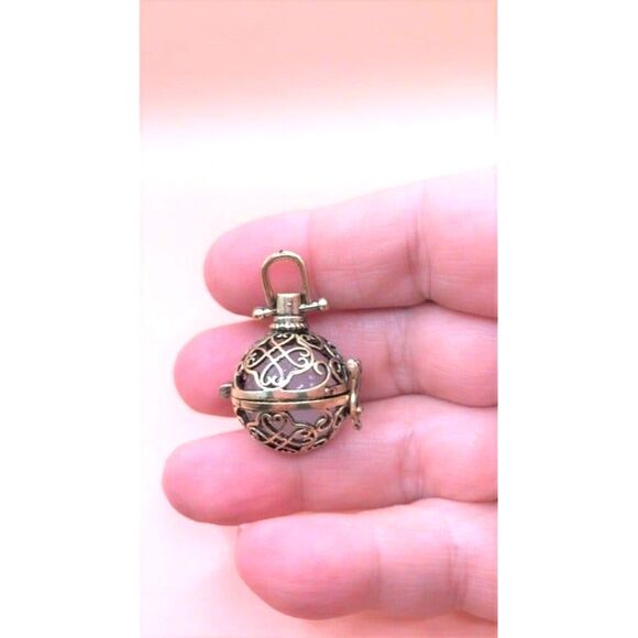 Very Pretty Sphere Cage with Rose Quartz Sphere - Picture 4 of 6